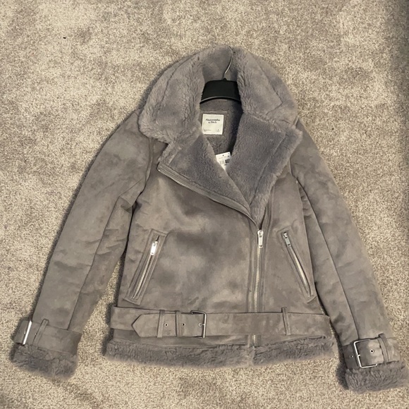 NWT Abercrombie Vegan Suede/Faux Sherpa Aviator Jacket (size small) - Picture 6 of 12
